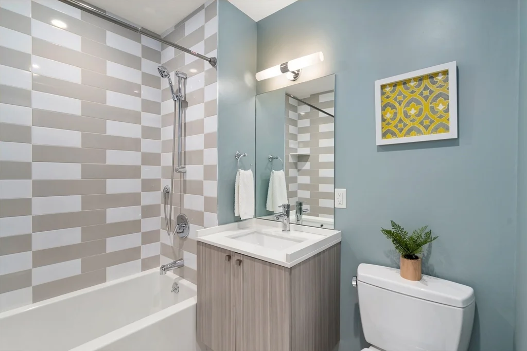2 bed, 2 bath apartment for rent at 18 Armandine St Unit 2, Boston — photo 7 of 13