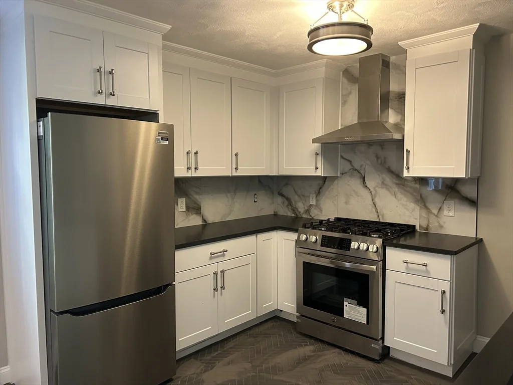 2 bed, 1 bath apartment for rent at 18 Ashcroft Unit 301, Dedham — photo 3 of 14