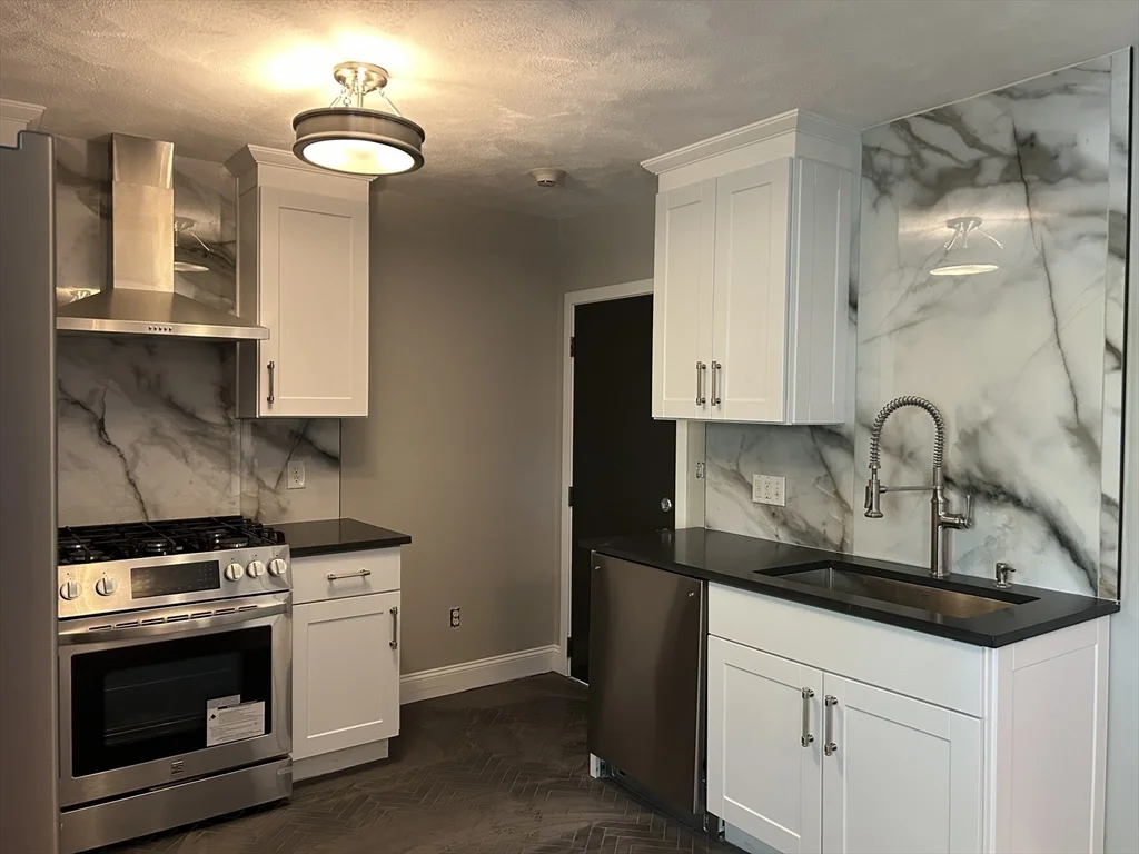 2 bed, 1 bath apartment for rent at 18 Ashcroft Unit 301, Dedham — photo 2 of 14
