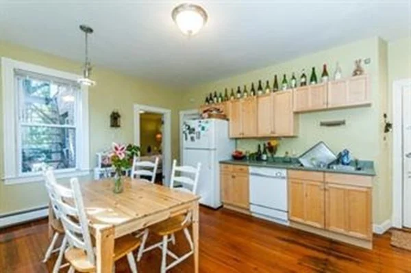 1 bed, 1 bath apartment for rent at 18 Ashley St Unit 2, Jamaica Plain — photo 2 of 13