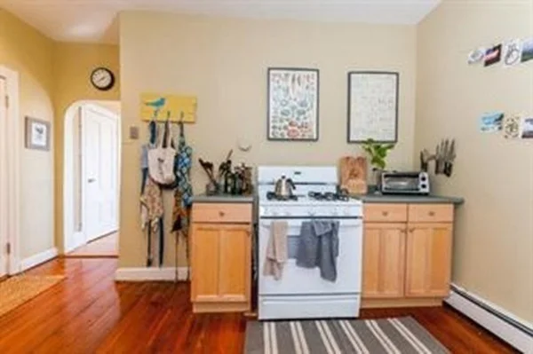 1 bed, 1 bath apartment for rent at 18 Ashley St Unit 2, Jamaica Plain