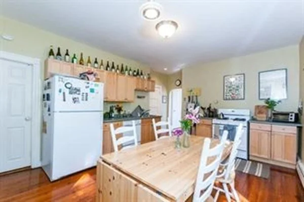 1 bed, 1 bath apartment for rent at 18 Ashley St Unit 2, Jamaica Plain — photo 3 of 13