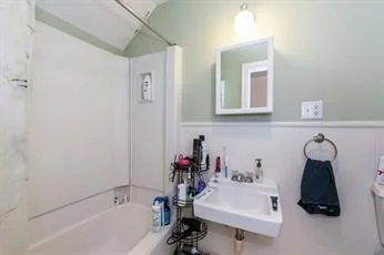 1 bed, 1 bath apartment for rent at 18 Ashley St Unit 3, Jamaica Plain — photo 7 of 11