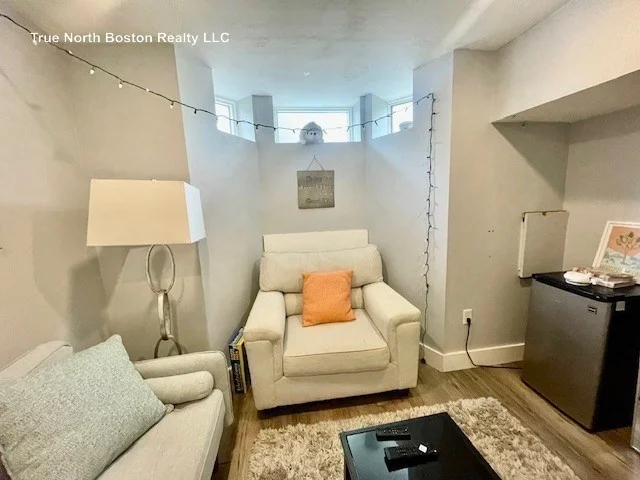 5 bed, 3 bath apartment for rent at 18 Atlantic St Unit 1, South Boston — photo 10 of 14