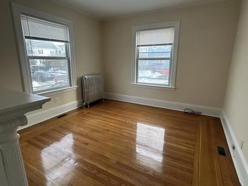 2 bed, 1 bath apartment for rent at 18 Auburn St Unit 1-1, Malden — photo 4 of 5