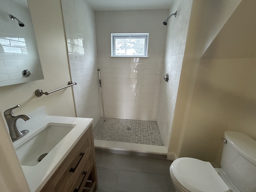 4 bed, 2 bath apartment for rent at 18 Auburn St Unit 2R, Malden — photo 15 of 17
