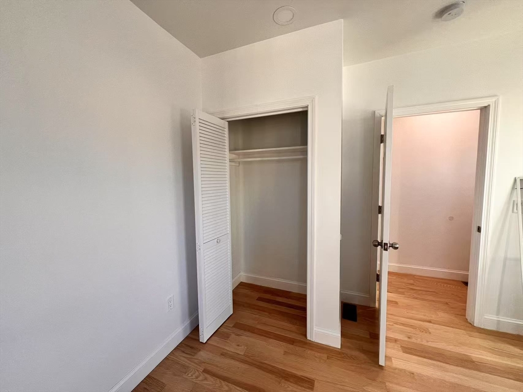 Studio bed, 1 bath apartment for rent at 18 Autumn St Unit 1, East Somerville — photo 2 of 10