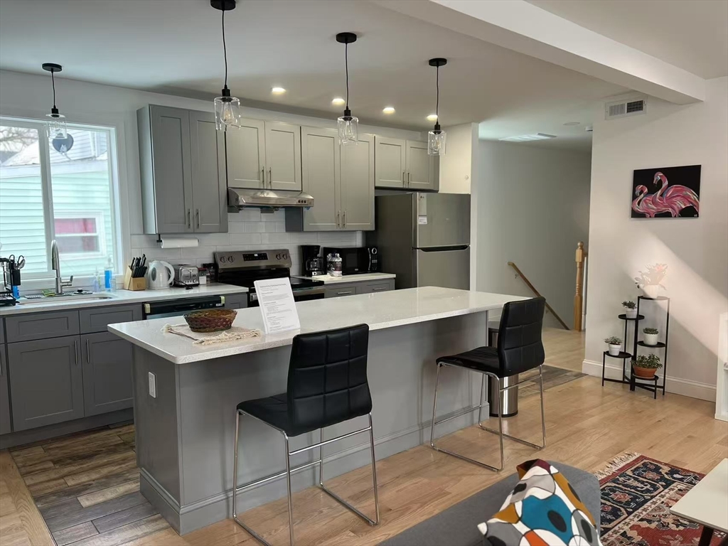Studio bed, 1 bath apartment for rent at 18 Autumn St Unit 1, East Somerville — photo 6 of 10