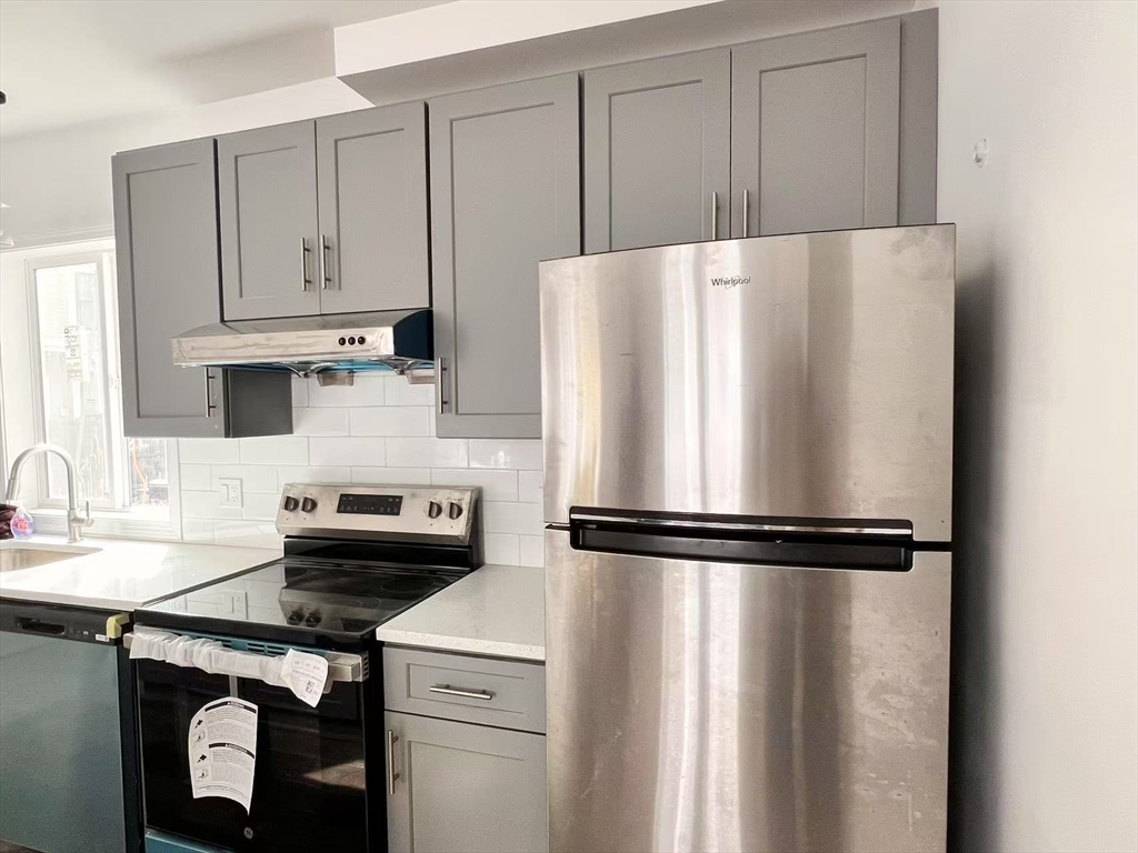 Studio bed, 1 bath apartment for rent at 18 Autumn St Unit 1, East Somerville — photo 8 of 10