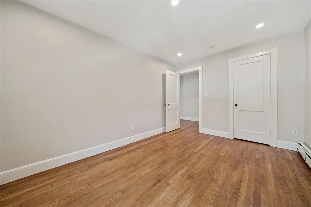 1 bed, 1 bath apartment for rent at 18 Bacon St Unit 6, Waltham — photo 4 of 10