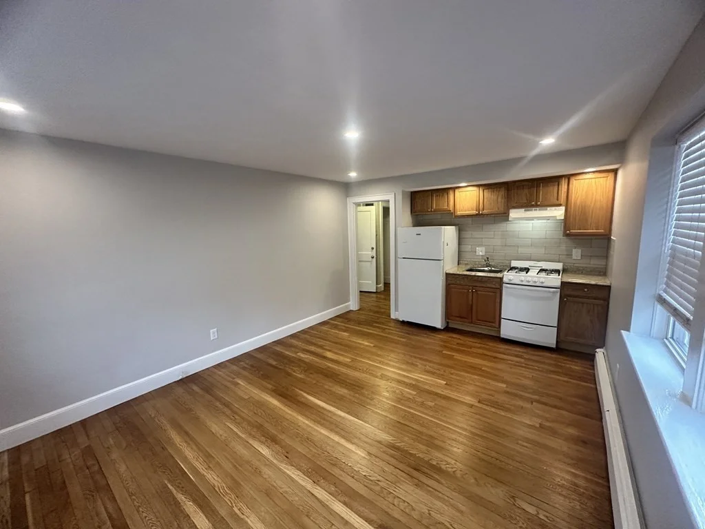 1 bed, 1 bath apartment for rent at 18 Bacon Unit 2, Waltham — photo 1 of 9