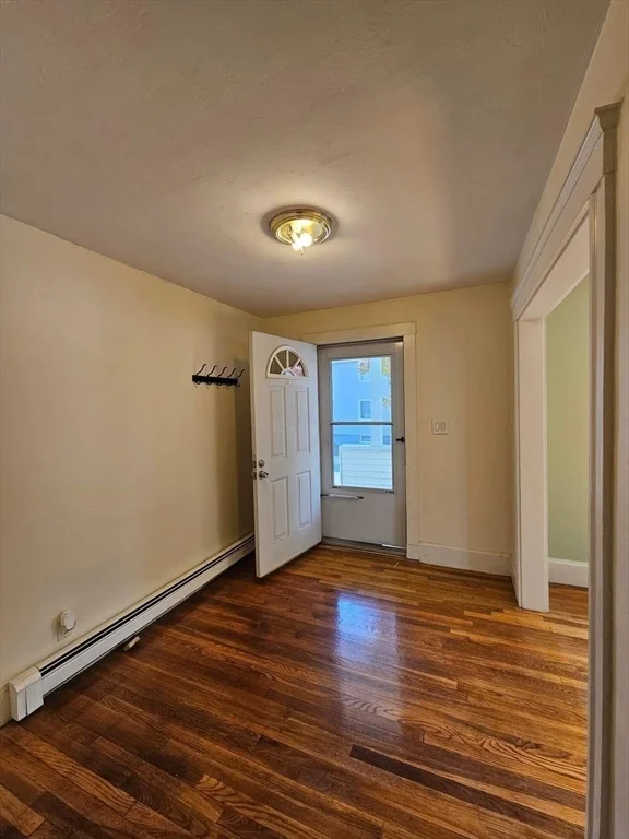 1 bed, 1 bath apartment for rent at 18 Banks St Unit 1, Belmont — photo 9 of 12