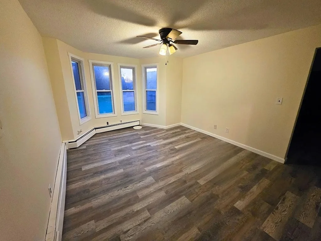 3 bed, 1 bath apartment for rent at 18 Barclay St Unit 2, Lowell — photo 2 of 10