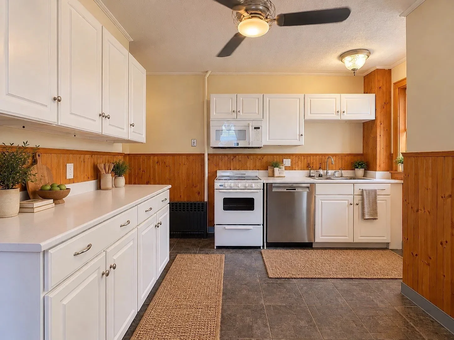 3 bed, 1 bath apartment for rent at 18 Bartley St Unit 1, Wakefield — photo 3 of 7
