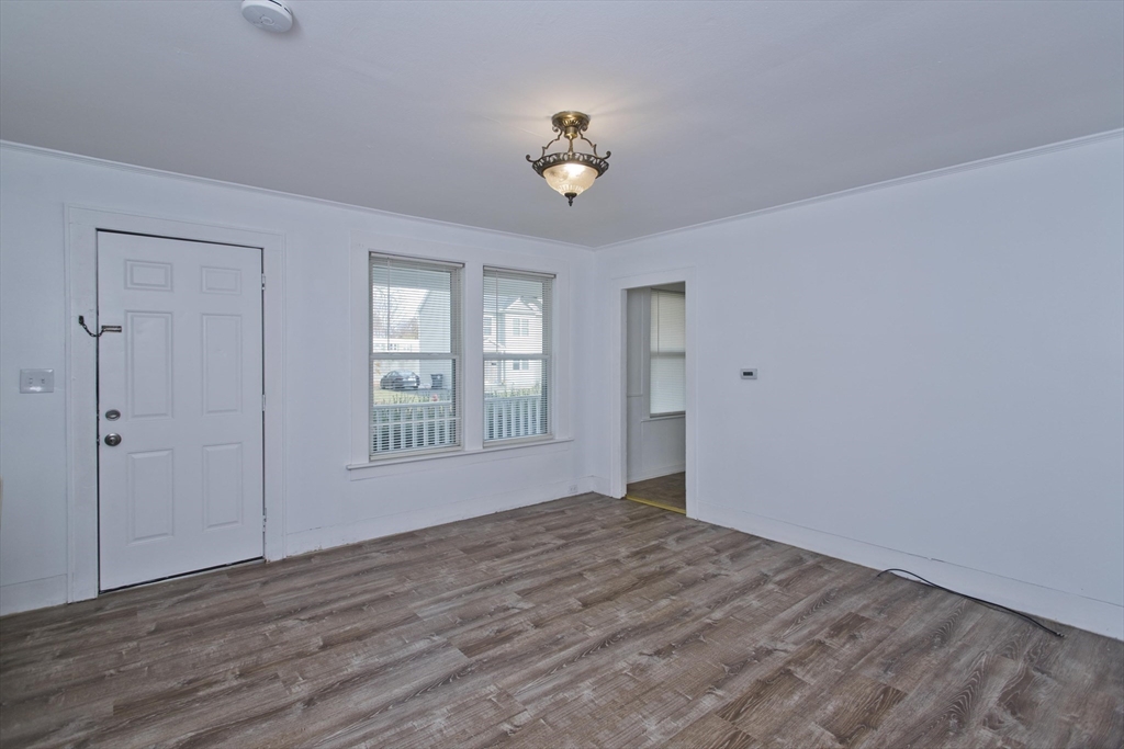 3 bed, 1 bath apartment for rent at 18 Bates St Unit 1, Westfield — photo 3 of 17