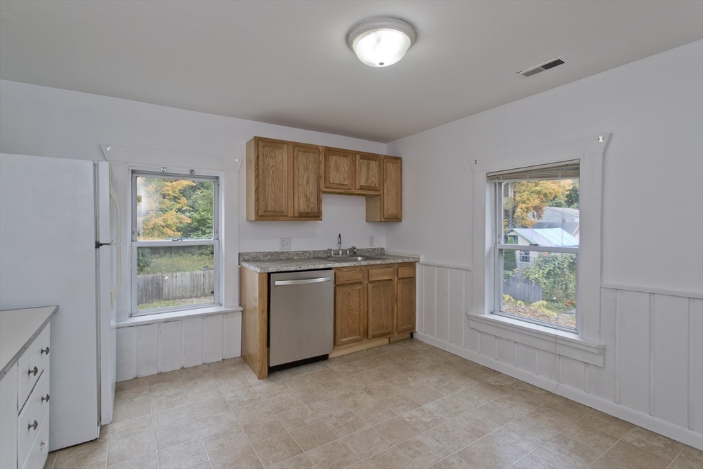 2 bed, 1 bath apartment for rent at 18 Bates St Unit 2A, Westfield — photo 6 of 12