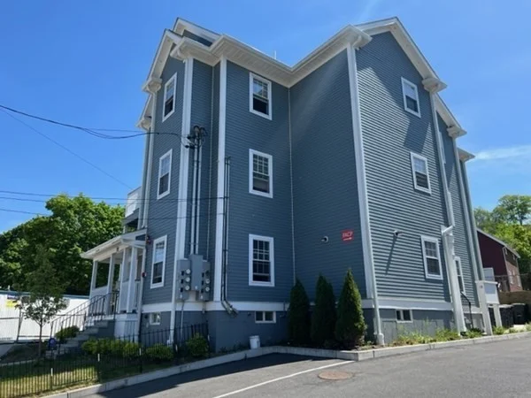 2 bed, 1 bath apartment for rent at 18 Bates Unit 4, Quincy