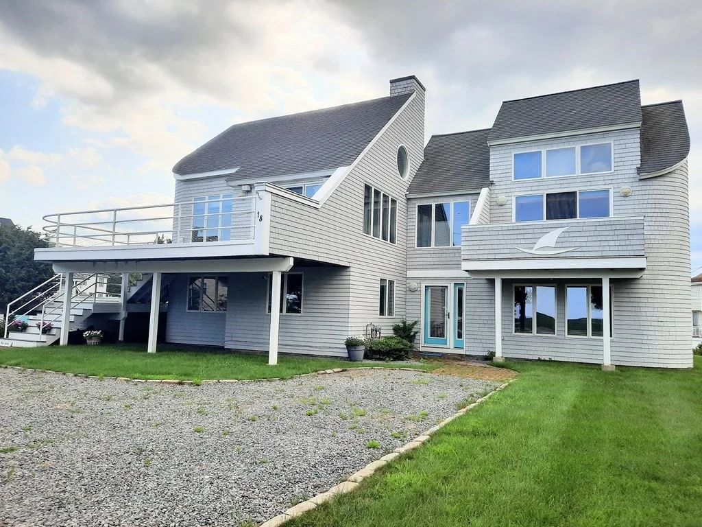 4 bed, 3 bath apartment for rent at 18 Bay Ave Unit 18, Duxbury — photo 1 of 15