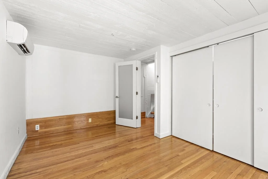 3 bed, 2 bath apartment for rent at 18 Bay St Unit 4, Riverside — photo 13 of 28