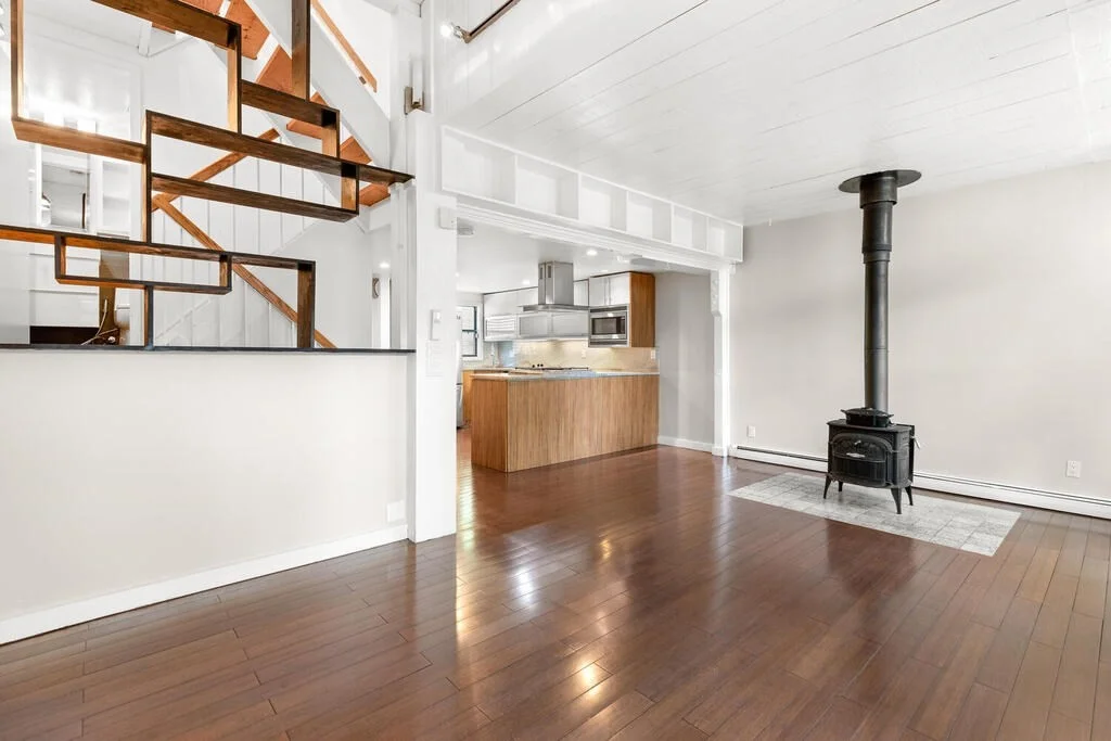 3 bed, 2 bath apartment for rent at 18 Bay St Unit 4, Riverside — photo 10 of 28