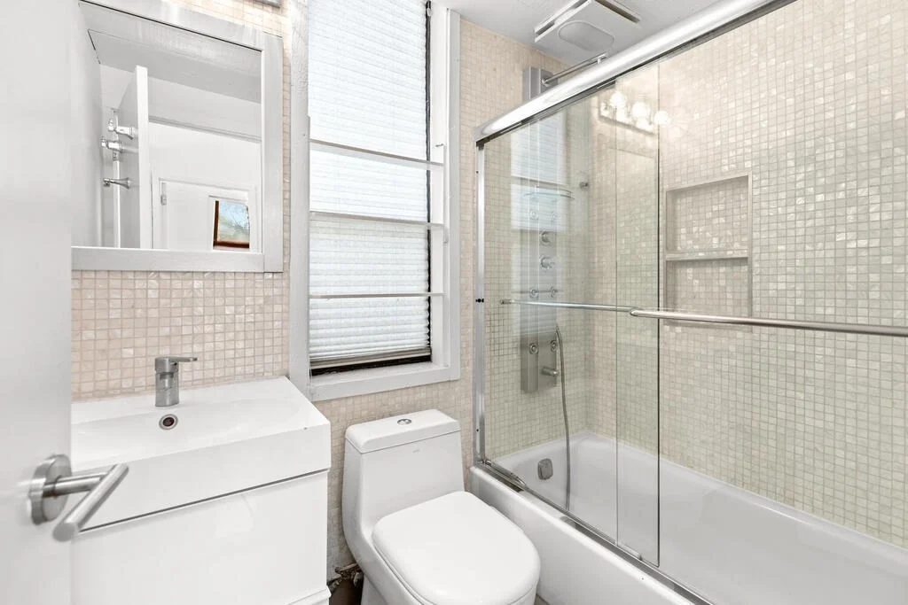 3 bed, 2 bath apartment for rent at 18 Bay St Unit 4, Riverside — photo 14 of 28