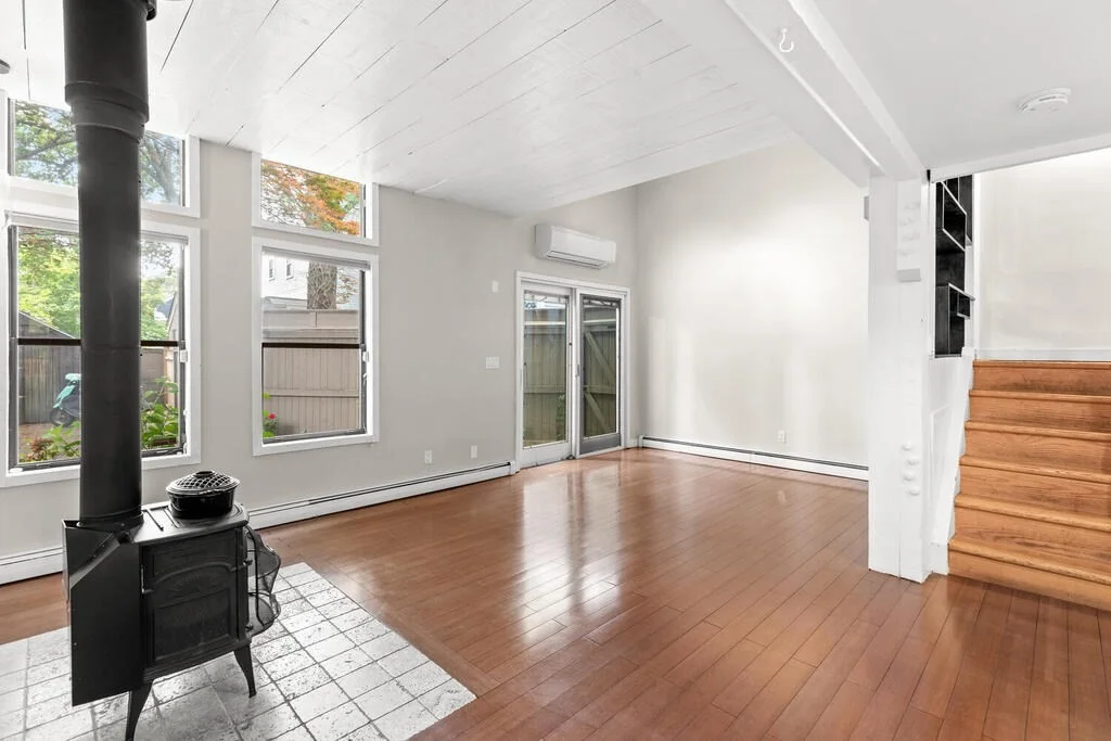 3 bed, 2 bath apartment for rent at 18 Bay St Unit 4, Riverside — photo 8 of 28