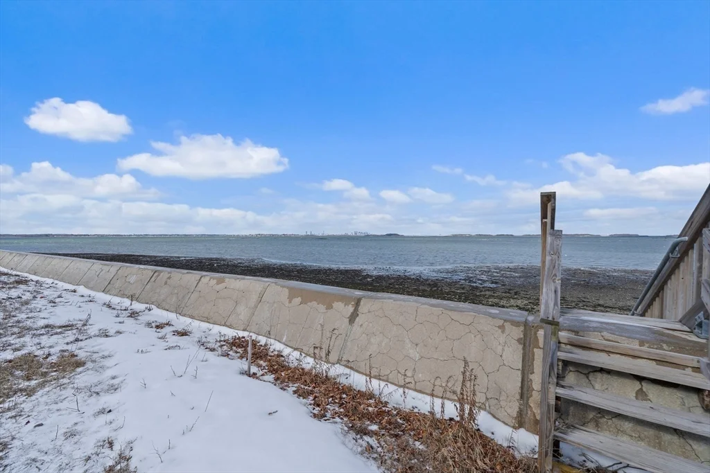 4 bed, 3 bath apartment for rent at 18 Bayswater Rd, Houghs Neck — photo 36 of 38
