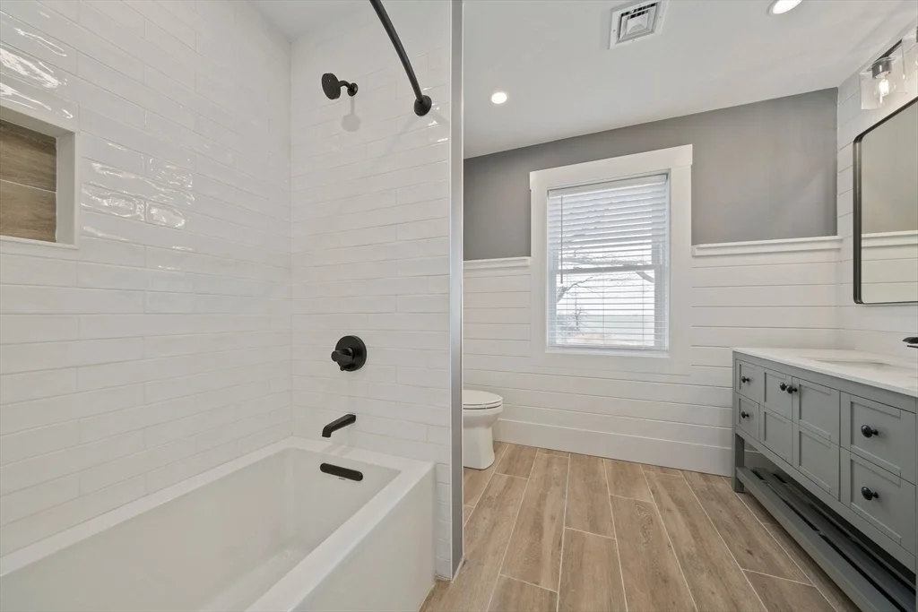 4 bed, 3 bath apartment for rent at 18 Bayswater Rd, Houghs Neck — photo 26 of 38