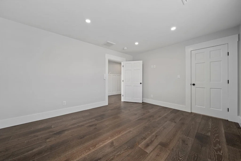 4 bed, 3 bath apartment for rent at 18 Bayswater Rd, Houghs Neck — photo 22 of 38