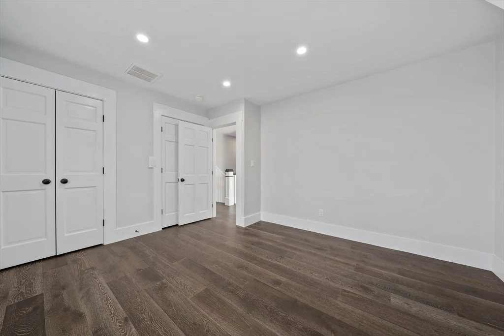 4 bed, 3 bath apartment for rent at 18 Bayswater Rd, Houghs Neck — photo 25 of 38