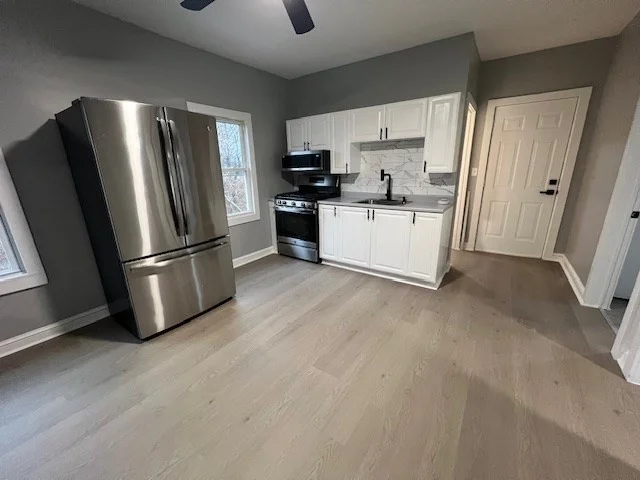 3 bed, 1 bath apartment for rent at 18 Beach St Unit 2, Fairhaven — photo 5 of 11