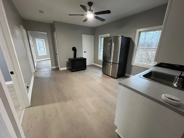 3 bed, 1 bath apartment for rent at 18 Beach St Unit 2, Fairhaven — photo 6 of 11