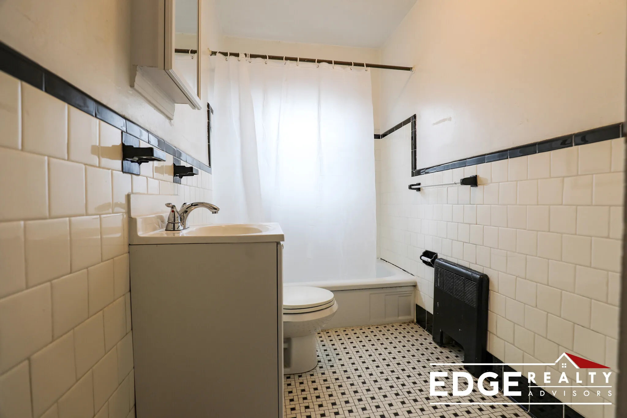 1 bed, 1 bath apartment for rent at 18 Beechcroft St Unit 4, Brighton — photo 5 of 6