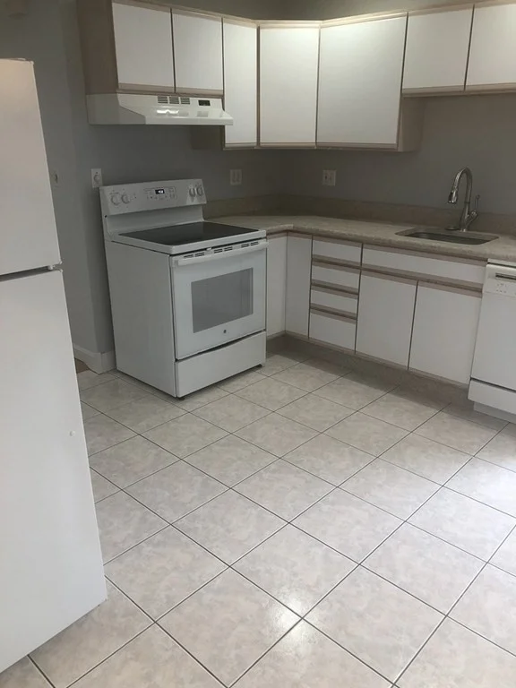 1 bed, 1 bath apartment for rent at 18 Belmont Park Unit 1, Everett — photo 3 of 9