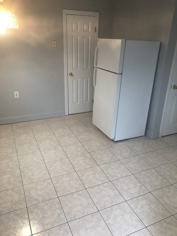 1 bed, 1 bath apartment for rent at 18 Belmont Park Unit 1, Everett — photo 4 of 9