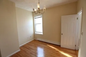 4 bed, 1 bath apartment for rent at 18 Belmont Unit 4, Spring Hill — photo 7 of 9