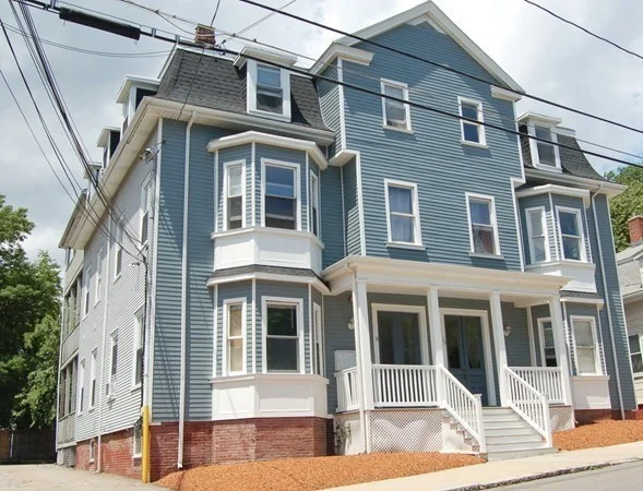 4 bed, 1 bath apartment for rent at 18 Belmont Unit 4, Spring Hill — photo 2 of 9