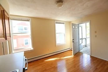 4 bed, 1 bath apartment for rent at 18 Belmont Unit 4, Spring Hill — photo 9 of 9