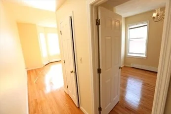 4 bed, 1 bath apartment for rent at 18 Belmont Unit 4, Spring Hill — photo 3 of 9