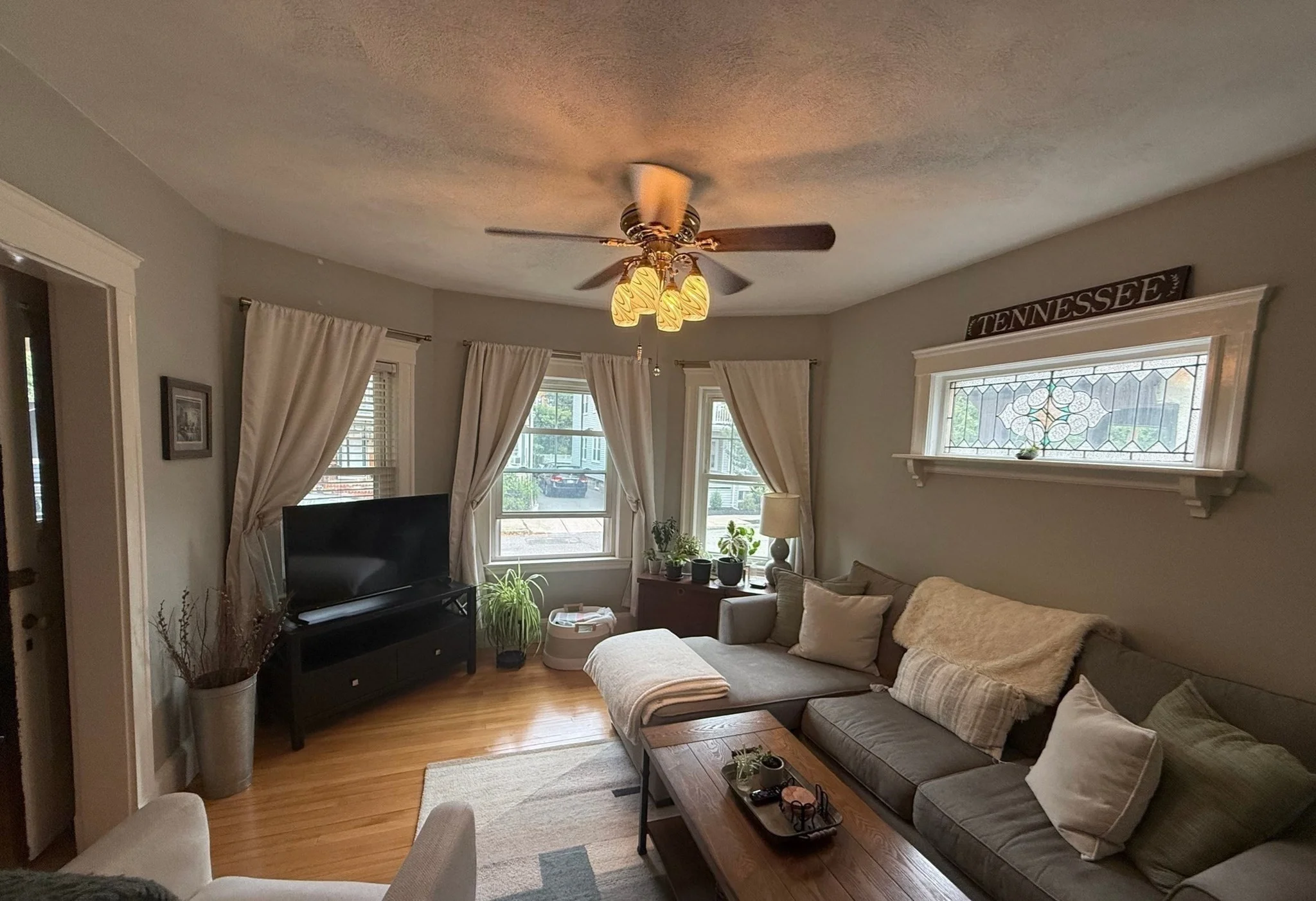 2 bed, 1 bath apartment for rent at 18 Benton Rd Unit 1, Tufts University — photo 4 of 17