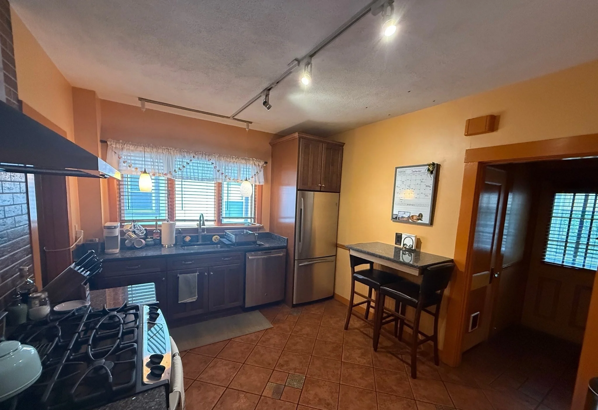 2 bed, 1 bath apartment for rent at 18 Benton Rd Unit 1, Tufts University — photo 5 of 17