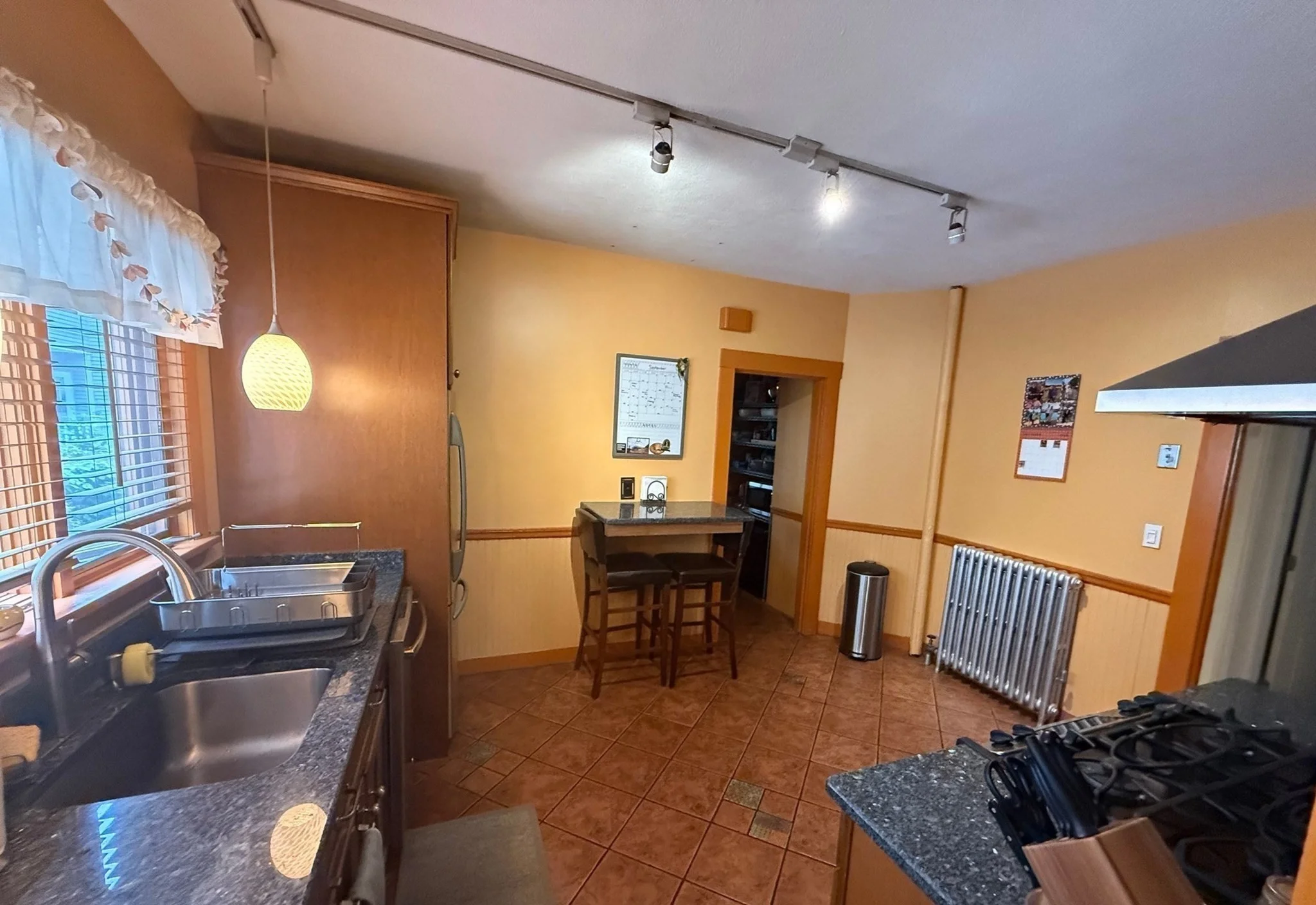 2 bed, 1 bath apartment for rent at 18 Benton Rd Unit 1, Tufts University — photo 6 of 17