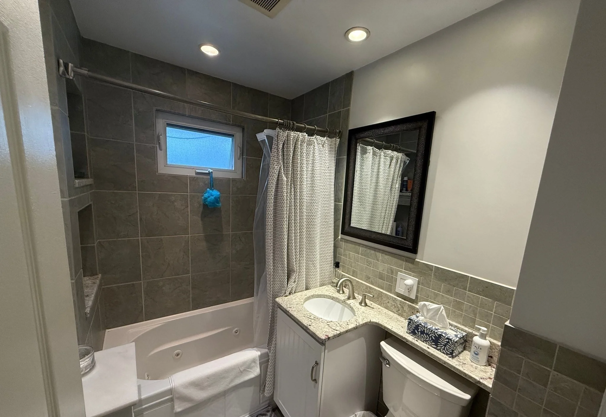 2 bed, 1 bath apartment for rent at 18 Benton Rd Unit 1, Tufts University — photo 10 of 17