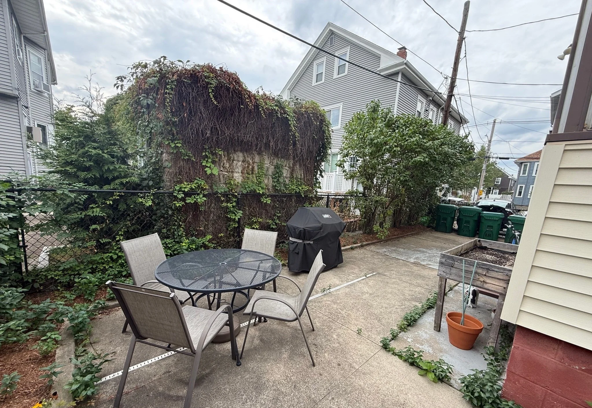 2 bed, 1 bath apartment for rent at 18 Benton Rd Unit 1, Tufts University — photo 16 of 17
