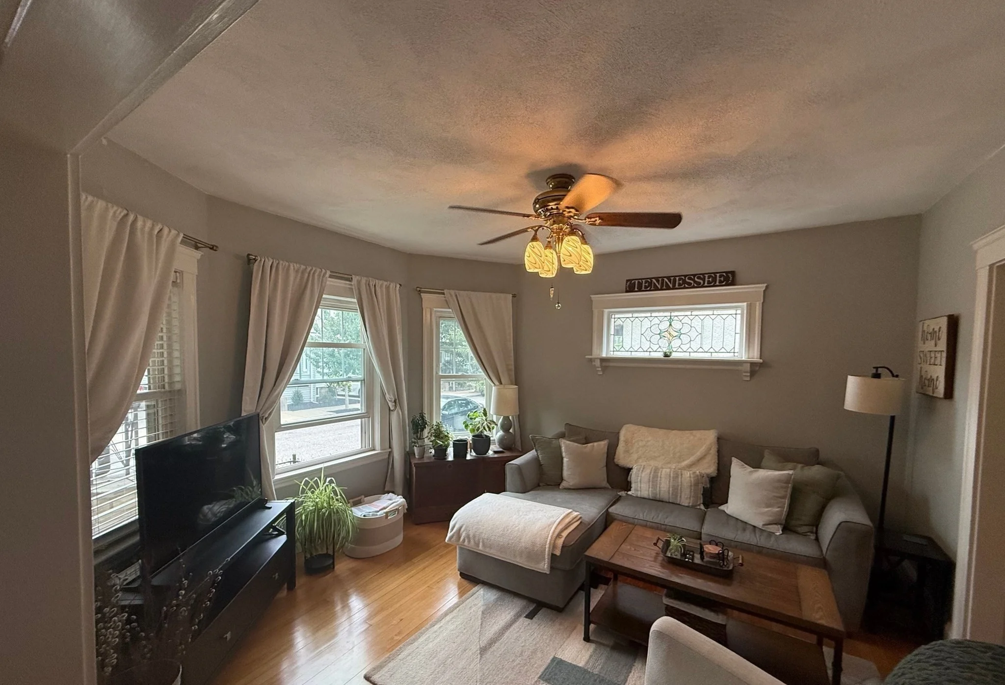 2 bed, 1 bath apartment for rent at 18 Benton Rd Unit 1, Tufts University — photo 1 of 17
