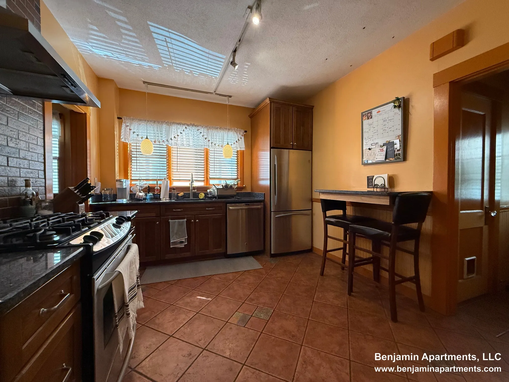 2 bed, 1 bath apartment for rent at 18 Benton Rd Unit 1F, South Medford — photo 12 of 22