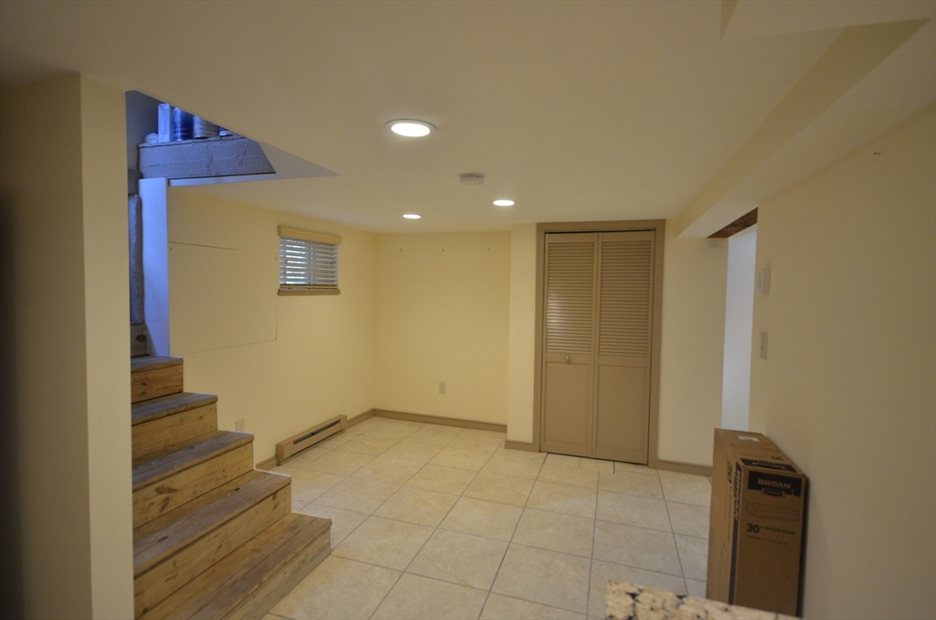 1 bed, 1 bath apartment for rent at 18 Benton Rd Unit G, Medford — photo 8 of 14