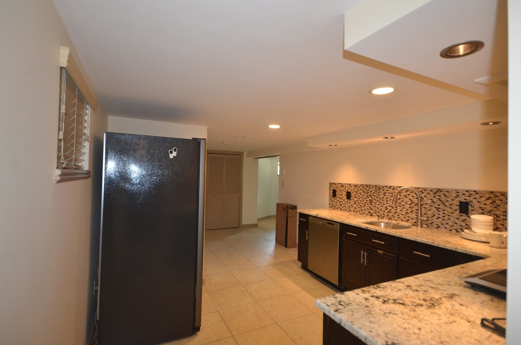 1 bed, 1 bath apartment for rent at 18 Benton Rd Unit G, Medford — photo 7 of 14