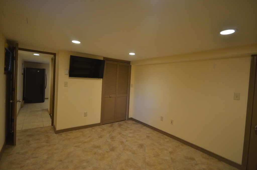 1 bed, 1 bath apartment for rent at 18 Benton Rd Unit G, Medford — photo 10 of 14