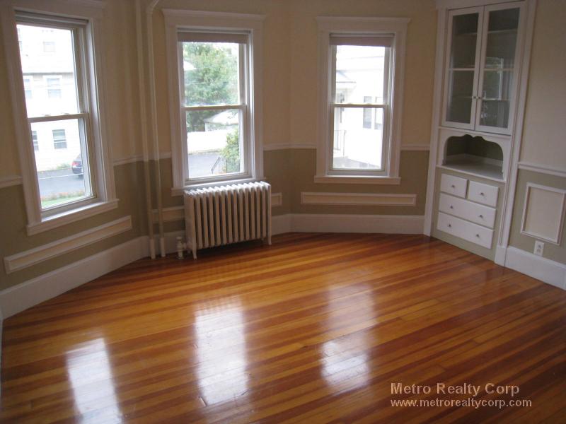 3 bed, 1 bath apartment for rent at 18 Bigelow St Unit 1, Brighton — photo 1 of 15